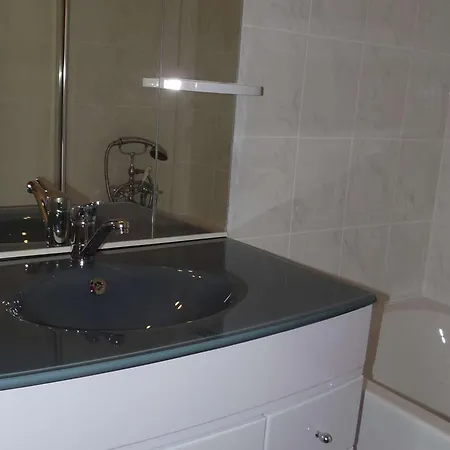 Ensoleille Proche Avec Parking Privatif - Fr-1-328-140 Apartmán